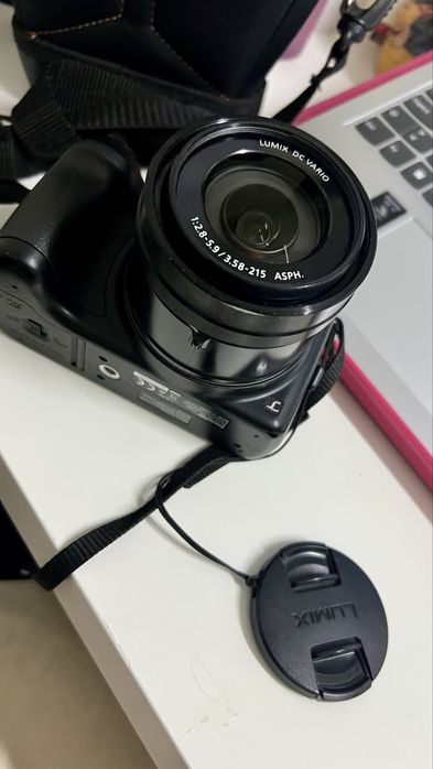Câmera fotográfica Lumix FZ82 em otimo estado + bolsa