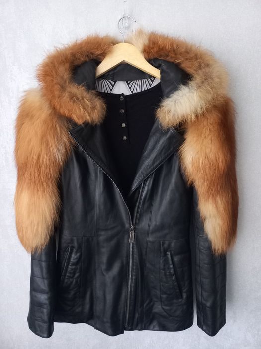 Шкіряна куртка з хутром