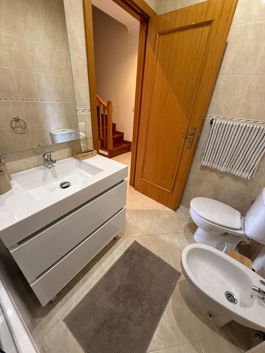 Quarto individual para arrendar (despesas incluídas)