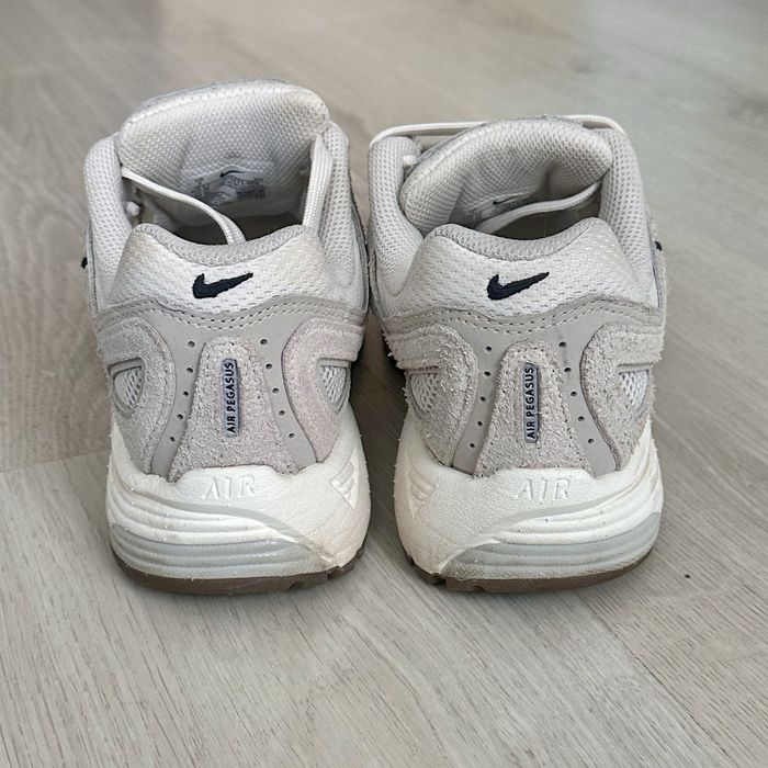 Кросівки жіночі Nike Air Pegasus 2005