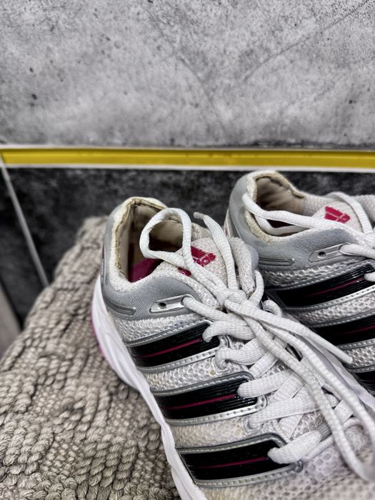 Продам кросівки Adidas.