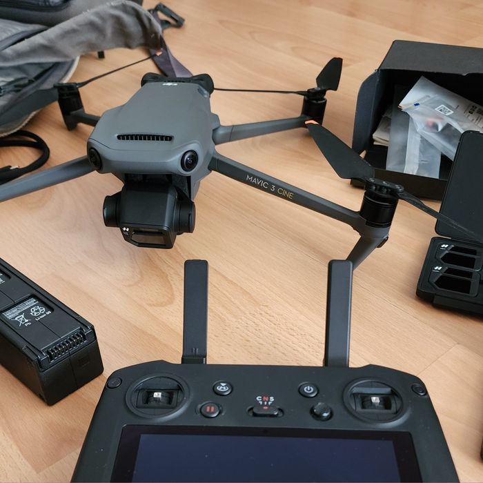 DJI Mavic 3 Cine Premium Combo