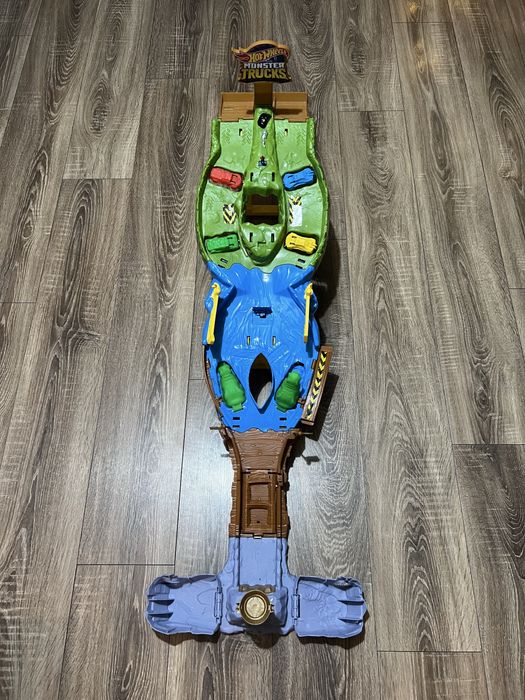 Hot wheels monster truck wyscigowy turnej