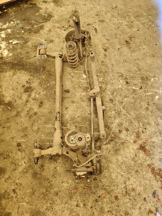 Belka zawieszenia tylnego opel astra J kombi