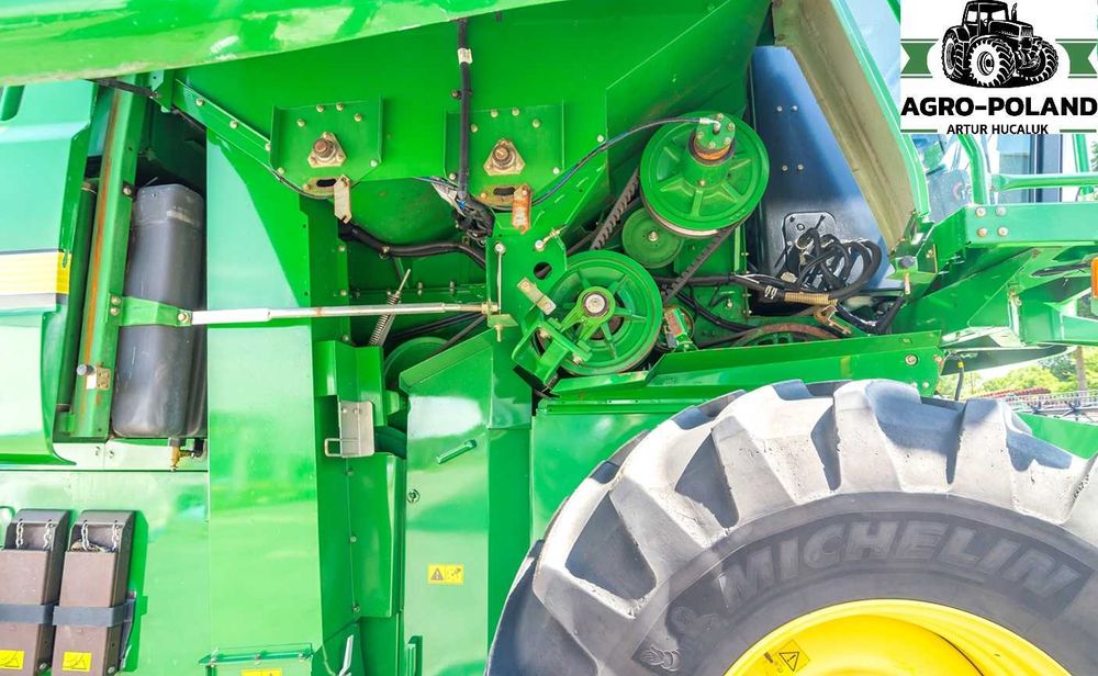 Комбайн зернозбиральний JOHN DEERE W 550 - 2981 м/г - 5,5 м - 2011 рік