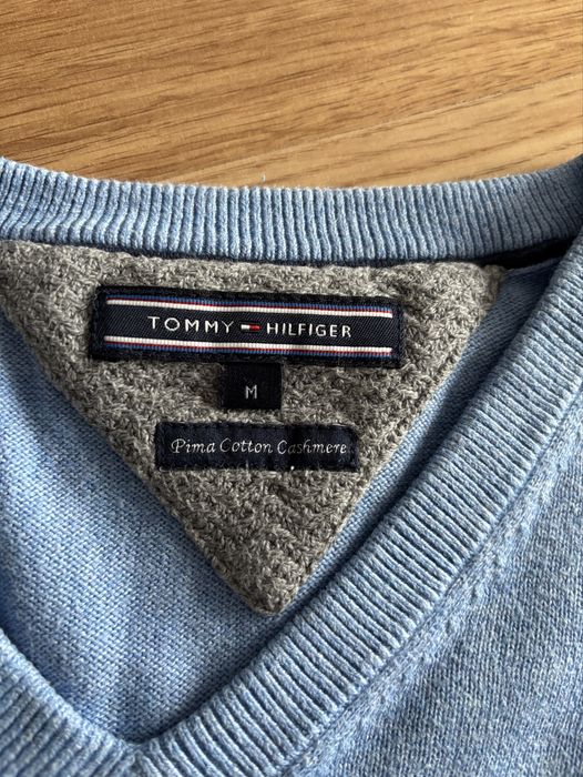 Niebieski sweter Tommy Hilfiger, M, dekolt karo