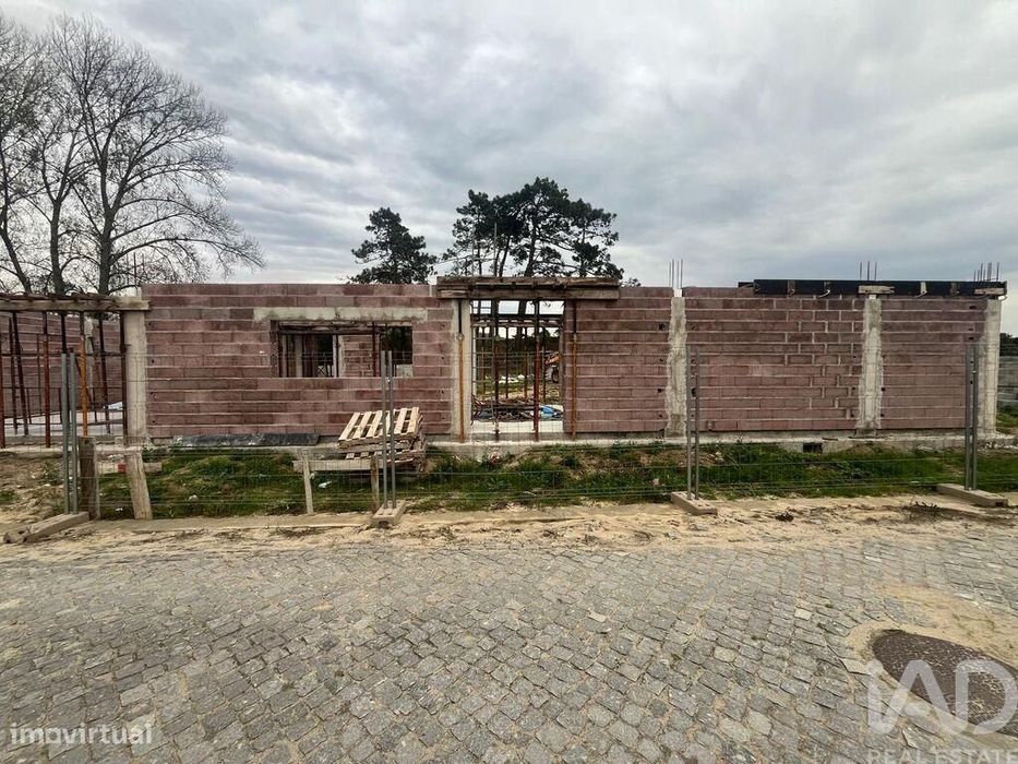 Moradia térrea T3 em Antas de 199 m2