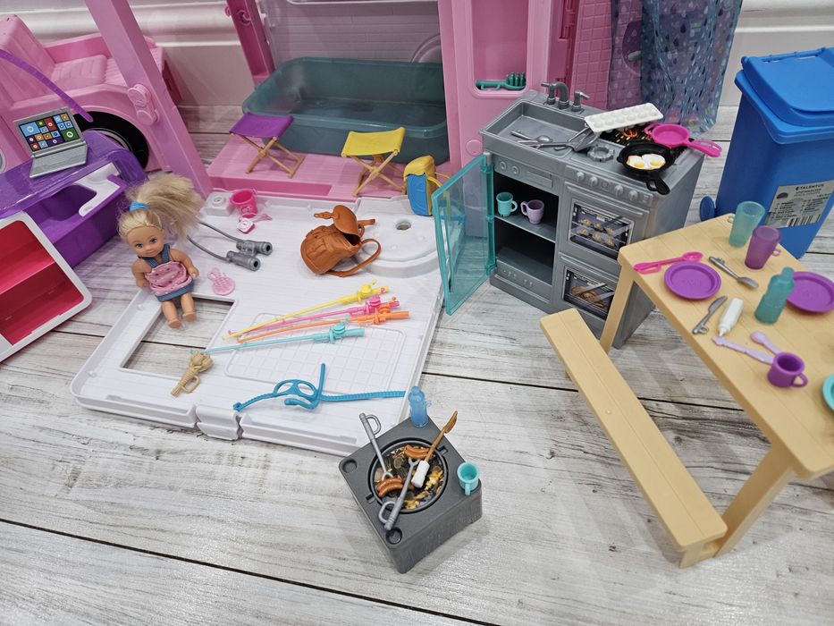 Kamper Barbie+dodatki