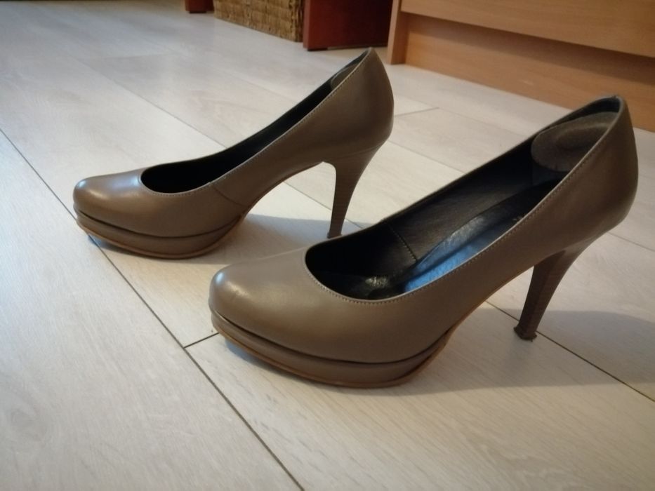 Czółenka skóra 39