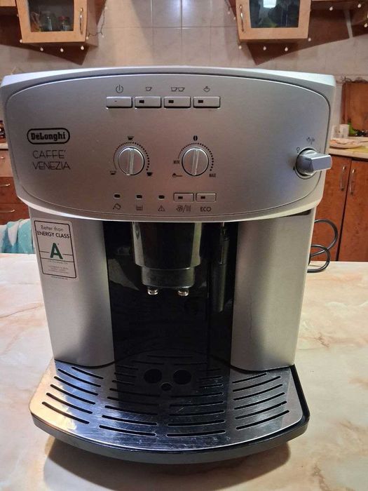 Кавомашина DeLonghi Caffe Venezia ESAM 2200 S