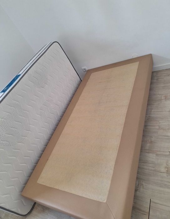 Cama e colchão incluído (Lusocolchão)

dubai)