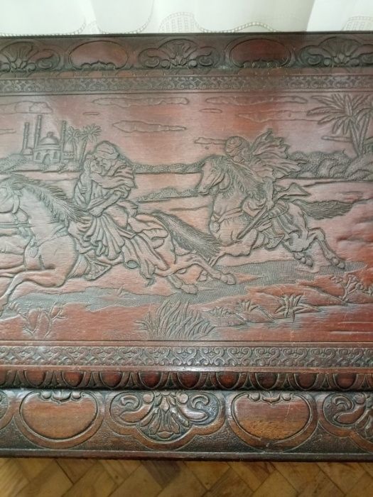 Arca em madeira de cânfora