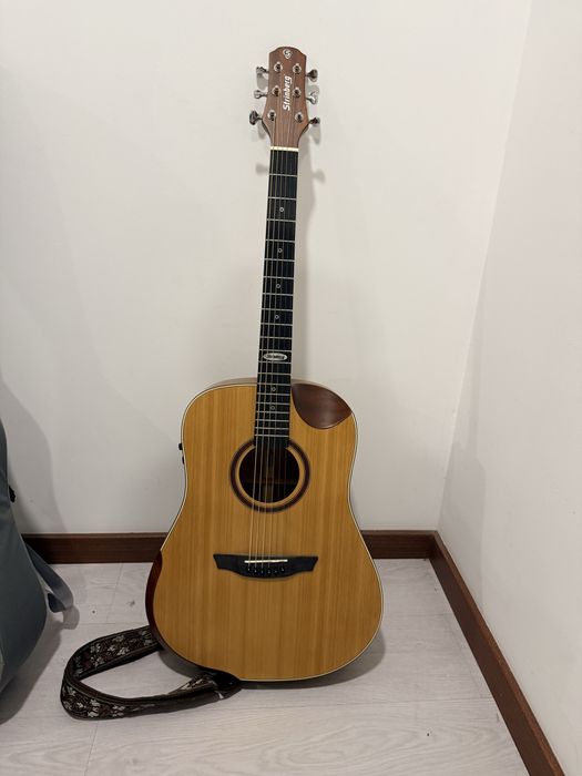 Guitarra eletroacustica importada com efeitos
