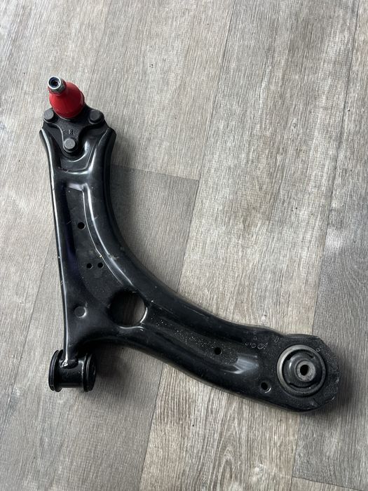 Продам ричаг передній правий(VW JETTA VII) 5QM 407 152 B