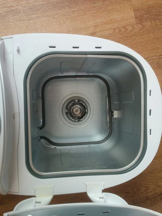 Хлебопеч Saturn Elara ST-EC 7773