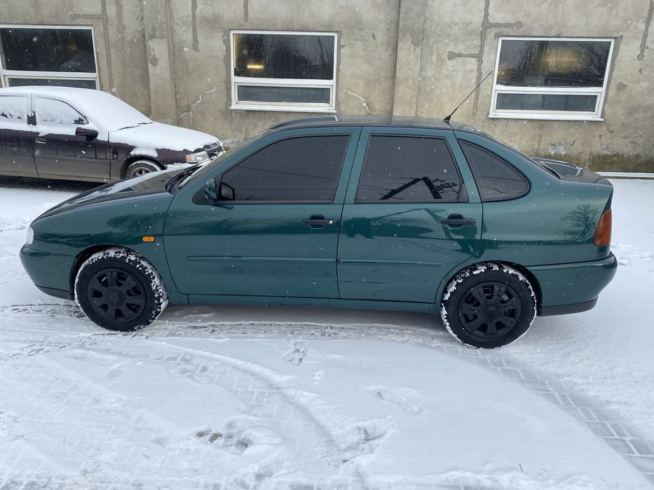 Volkswagen Polo Classic 1.4 бензин 1998 год