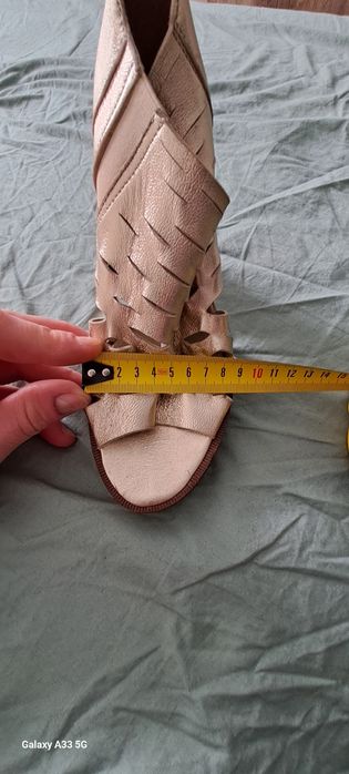 Жіноче взуття 37 р