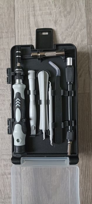 ПОДАРУНОК НА  СВЯТА ЧОЛОВІКУ .Набір точних інструментів 115 в 1