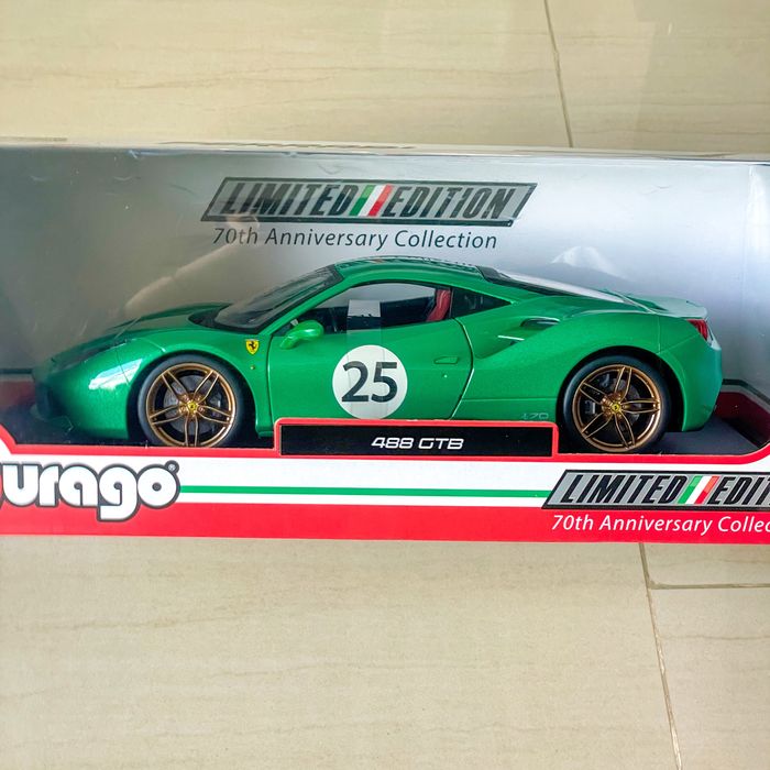 Ferrari 488 GTB 70th Anniversary Limited Edition 1/18 Bburago