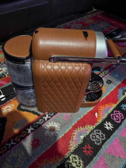 Máquina de café Nespresso Zebus