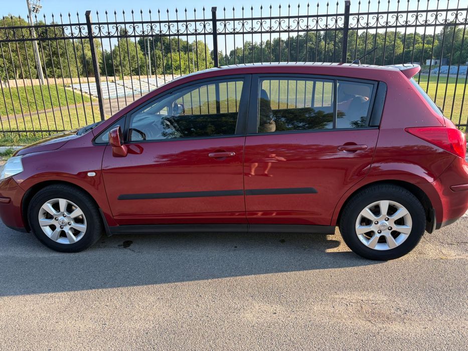 Продам Nissan Tiida