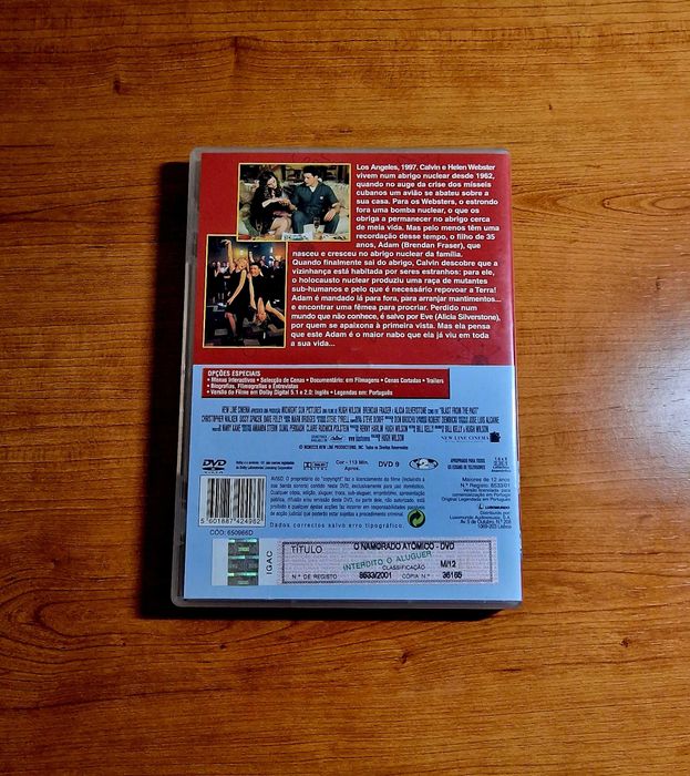 THE ATOMIC BOYFRIEND (Brendan Fraser/Alicia Silverstone/Sissy Spacek)64752336379137121