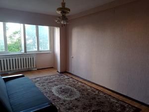 Метро Героїв Дніпра, вул.Озерна 30/51, продам 2кімн.квартиру