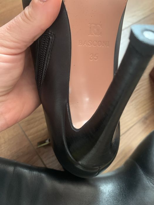 Продам , шкіряні , розмір 35