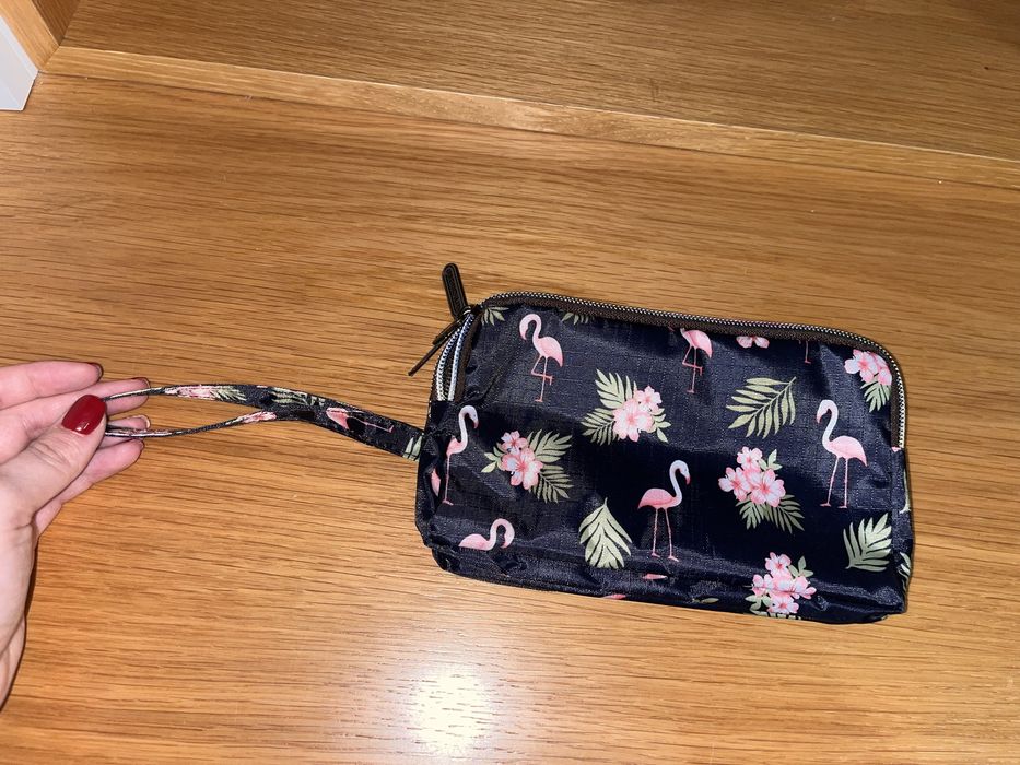 Vendo bolsa de maquilhagem com flamingos nova