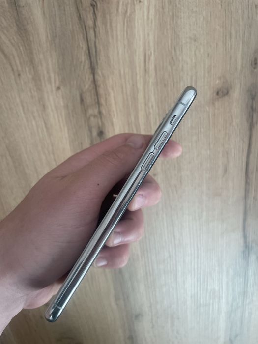 Продам Iphone 11 Pro max 64 Gb