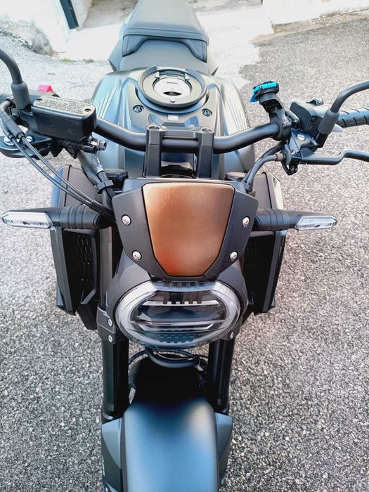 Honda CB650R Black Edition