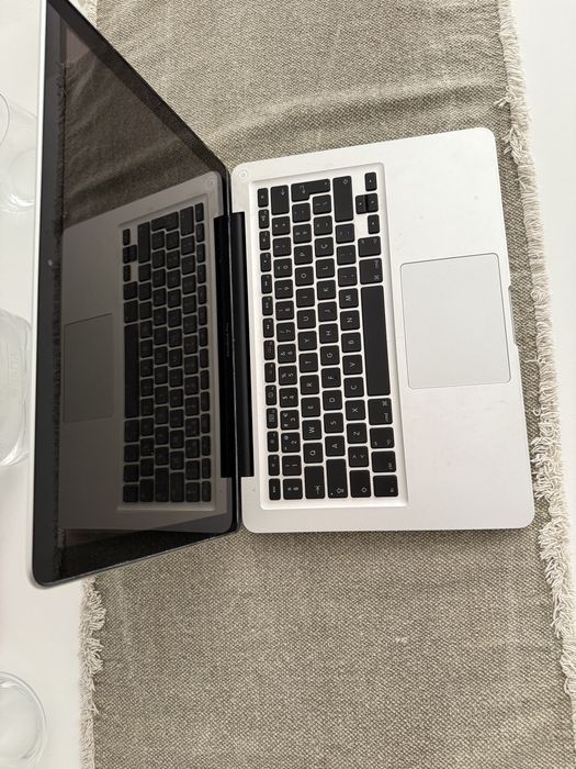 Backbook Pro 13-inch 2011444443608975953921