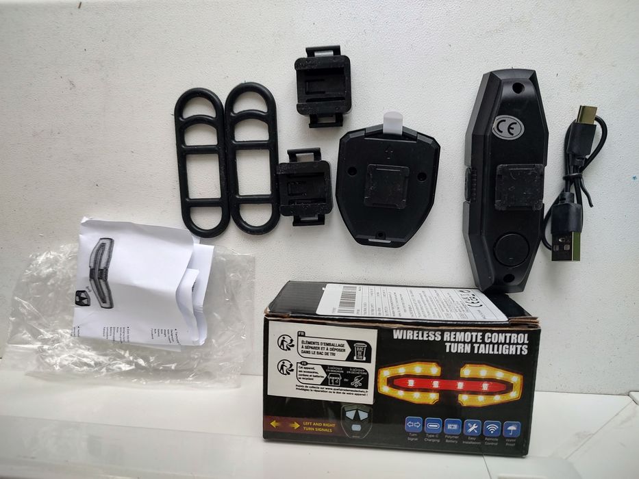 Безпровідний стоп-сигнал з поворотниками на пульт