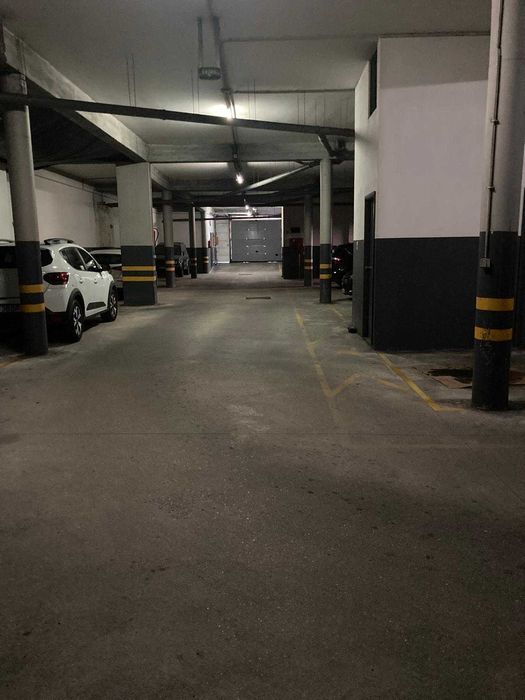 Lugar de Garagem + Anexo - Rua da Bélgica / Trav. da Senra - Canidelo