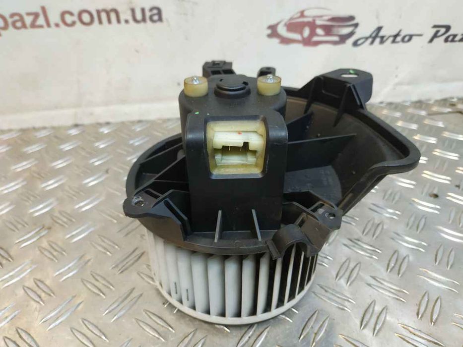 Fiat/Alfa/Lancia Punto 05- моторчик пічки  EL6110 164230100
