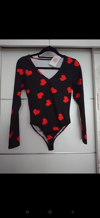 Body z długimi rękawem