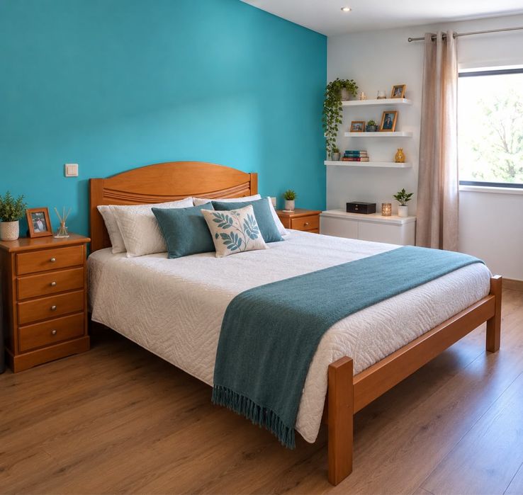 Cama e 2 comodas