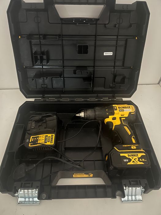 DEWALT zestaw - Wiertarko-Wkrętarka dcd778 Udarowa 18V XR 1x 4.0Ah