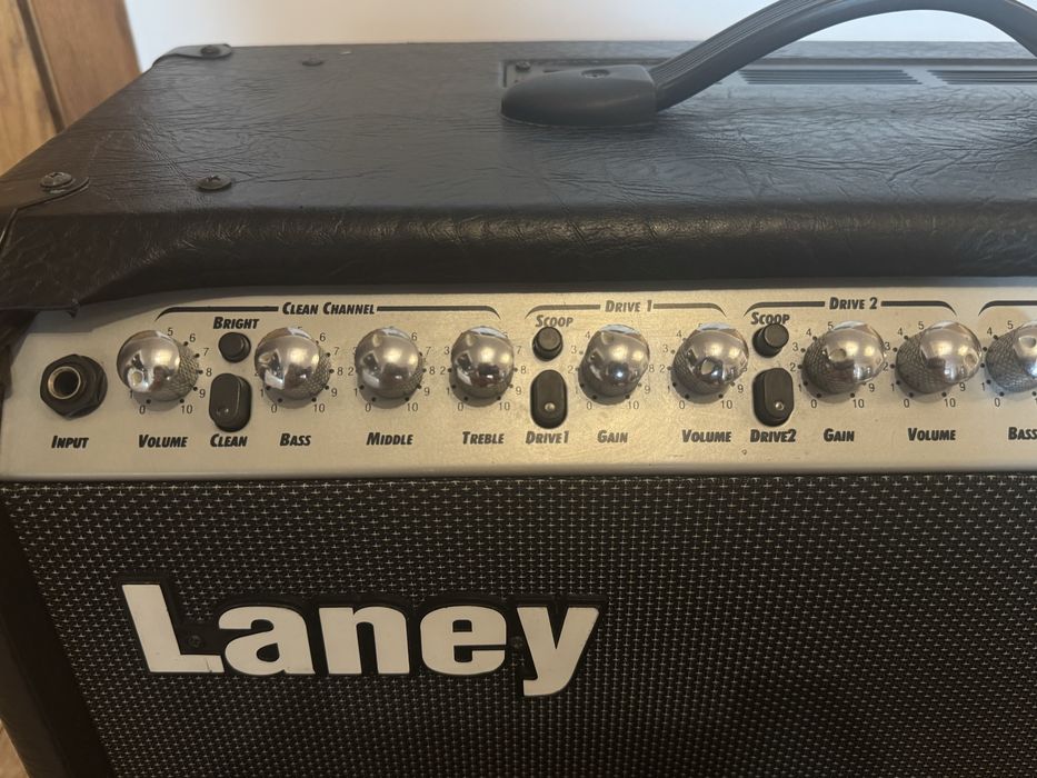 Wzmacniacz Laney Tube fusion TF 300 80w lampa plus footswitch
