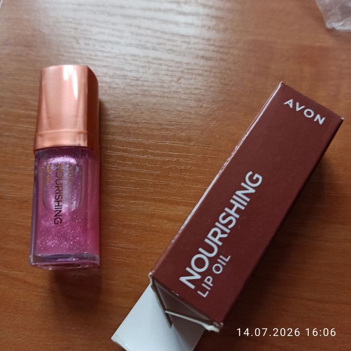 Лубни помади Avon - Yves Rocher - Flormar