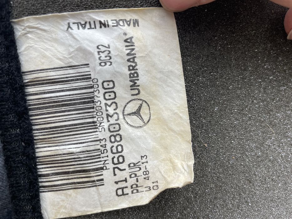 Tapetes ORIGINAIS usados Mercedes-Benz A180  W176