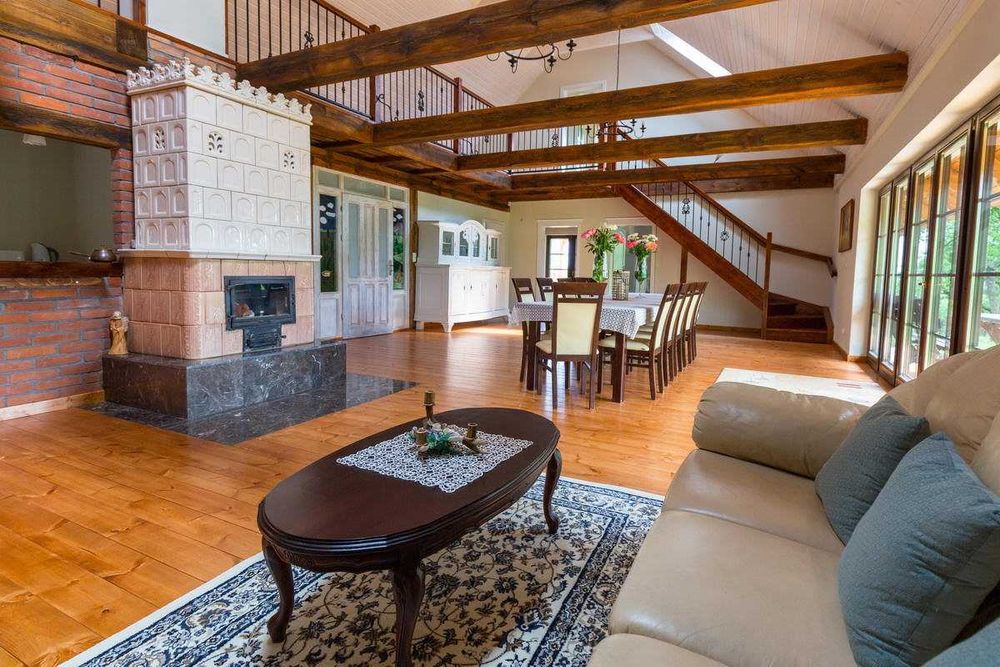 Dom z jeziorem , posiadłość 10 Ha cała do dyspozycji , 10 -14 osób