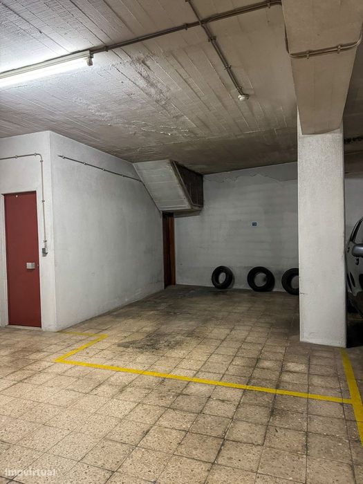 T2 com Terraço Grande, Garagem e Elevador