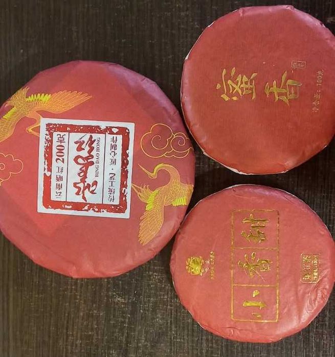 Червоний чай, млинець  в асортіменті