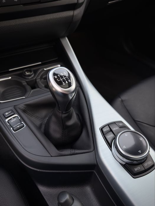 BMW 118i - c/ certificado bmw