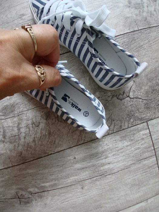 Buty sneakersy halówki trampki 37