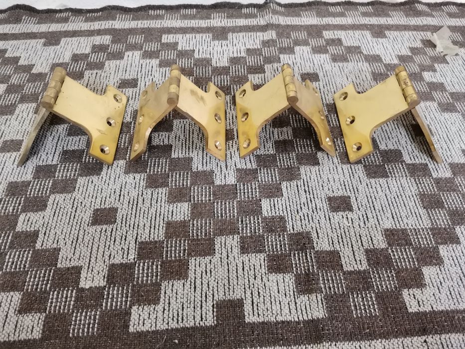 Dobradiças em Latão.