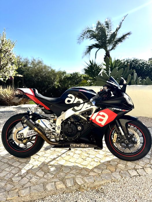 Aprilia Rsv4 2011
