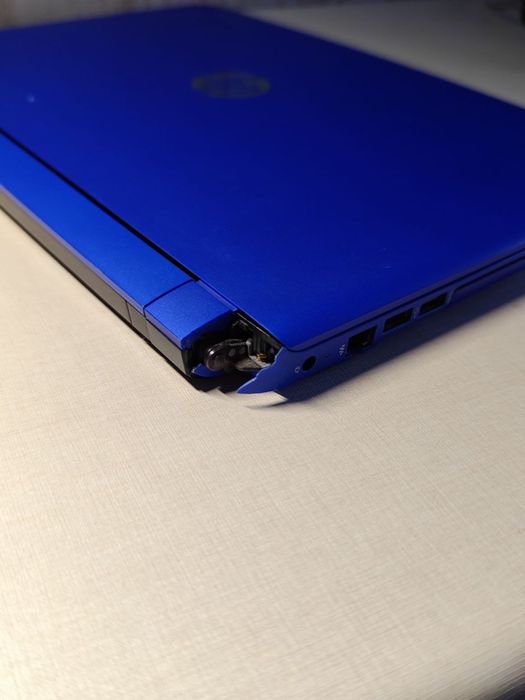 Ноутбук HP Pavilion 15-ab