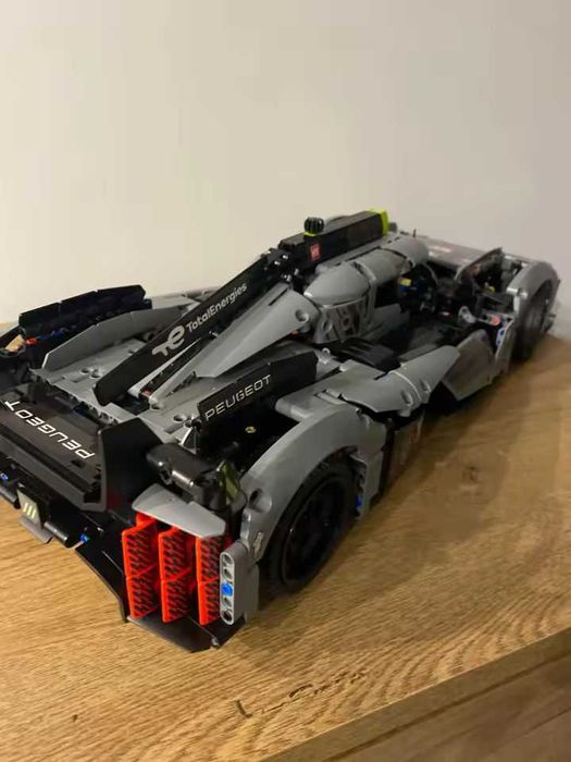 Peugeot 9x8 LeMans 24H z klocków do złożenia 1775 el. 1:10 Nowy + LED